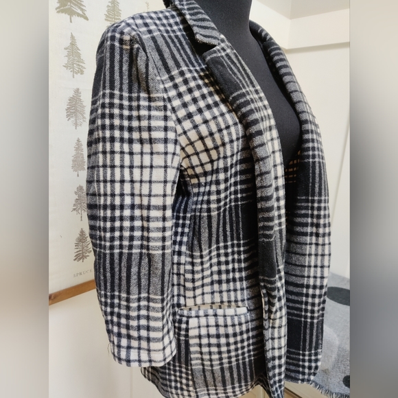 Urban Renewal Wool Plaid Blazer - Medium - Picture 4 of 11